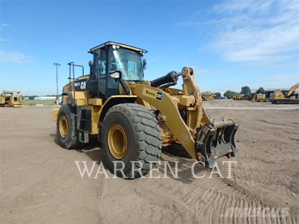 CAT 966M لوادر بعجل