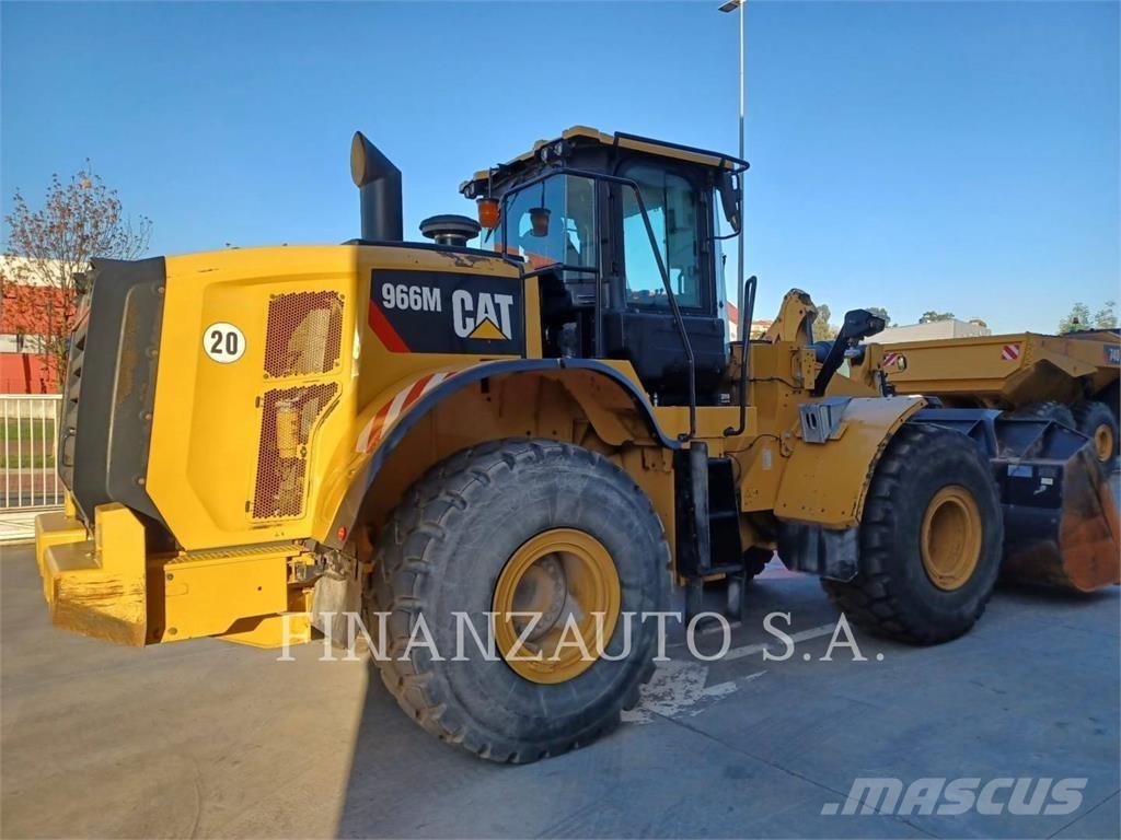 CAT 966M لوادر بعجل
