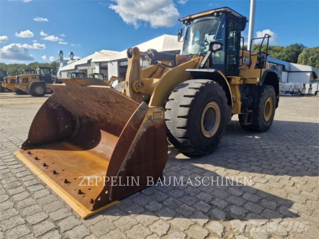 CAT 966M لوادر بعجل