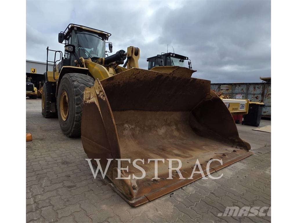 CAT 966M لوادر بعجل