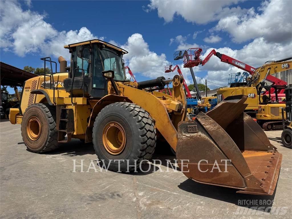 CAT 966M لوادر بعجل