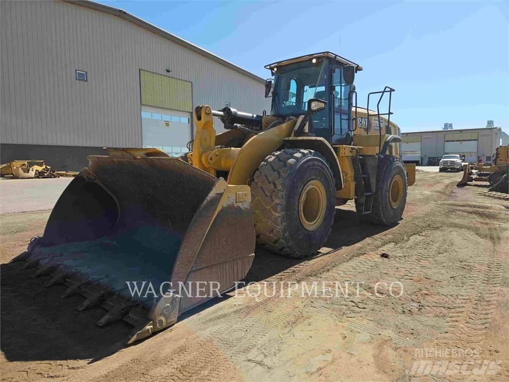CAT 966M لوادر بعجل