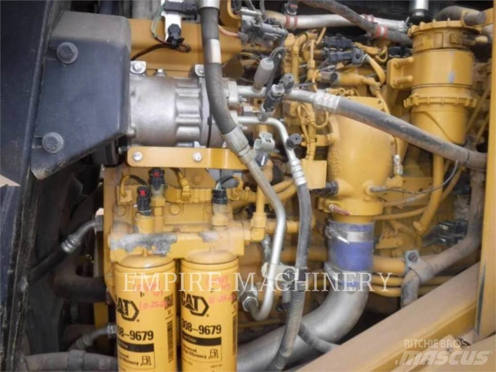 CAT 966M FC لوادر بعجل