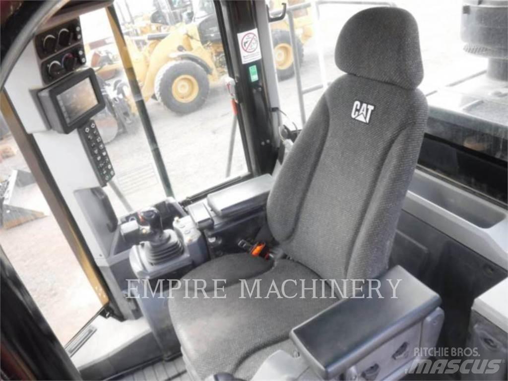 CAT 966M FC لوادر بعجل