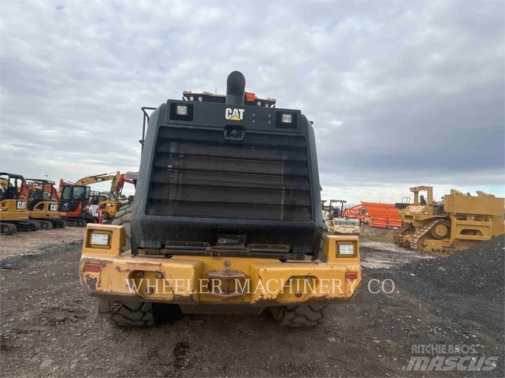 CAT 966M QC 3V لوادر بعجل