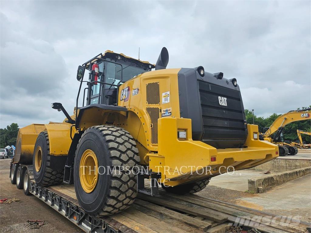 CAT 972 لوادر بعجل