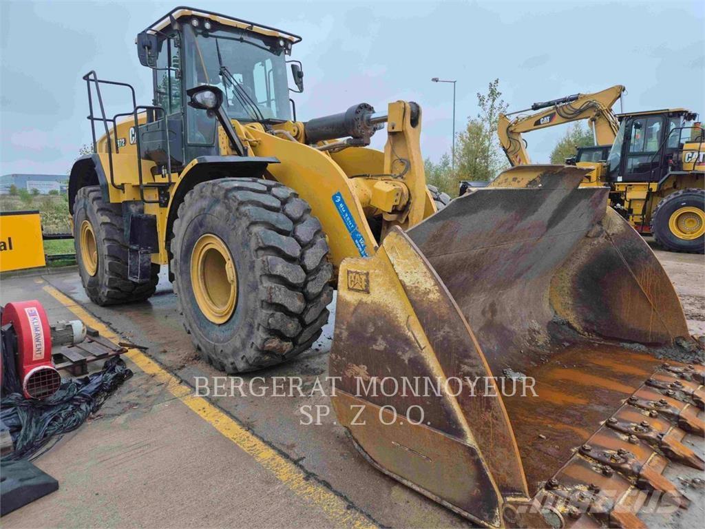 CAT 972 لوادر بعجل