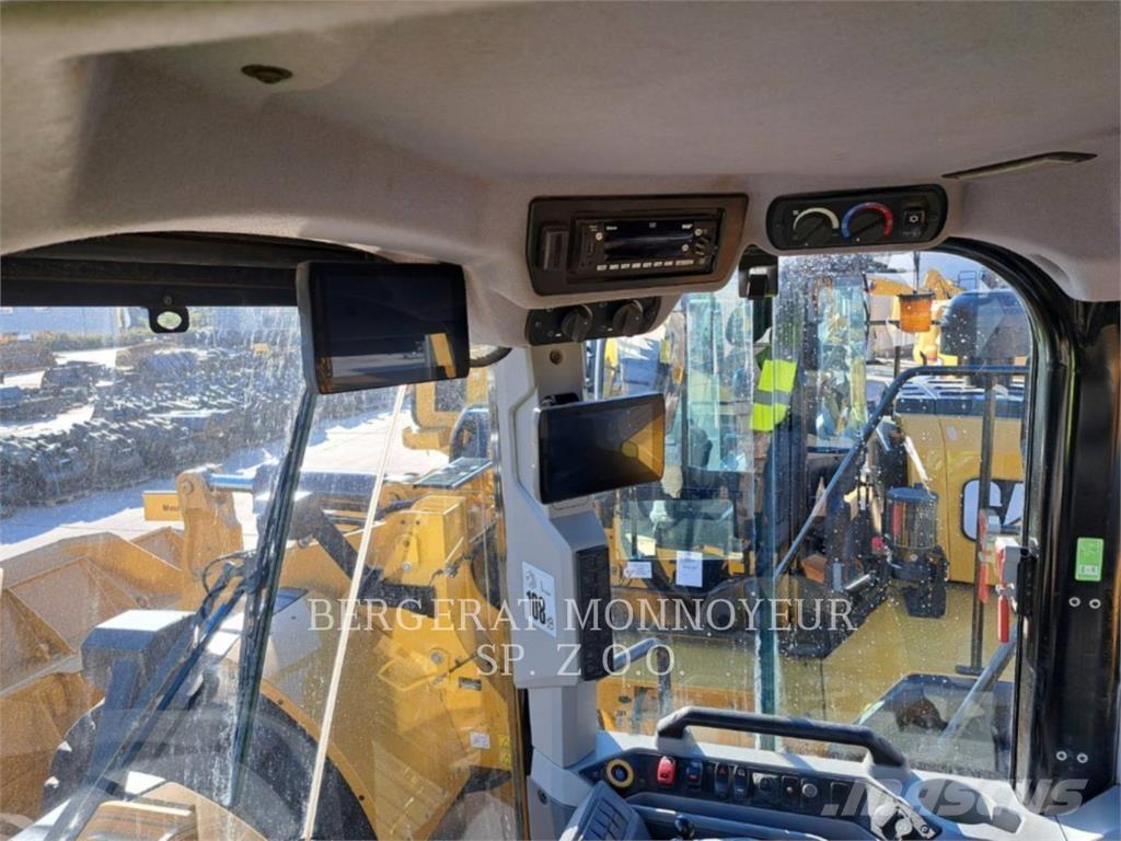 CAT 972 لوادر بعجل