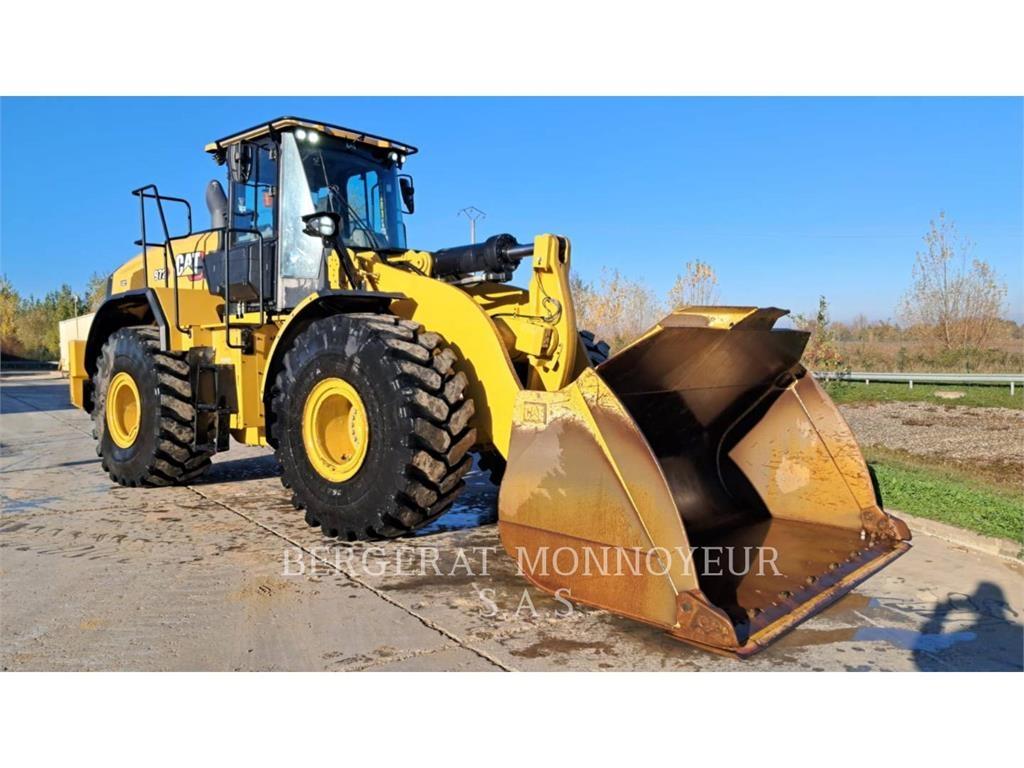 CAT 972 لوادر بعجل