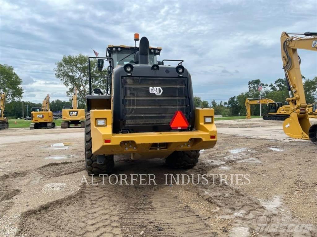 CAT 972-14 لوادر بعجل