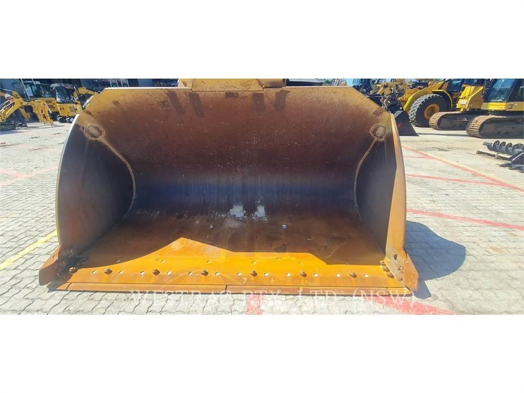 CAT 972-14 لوادر بعجل