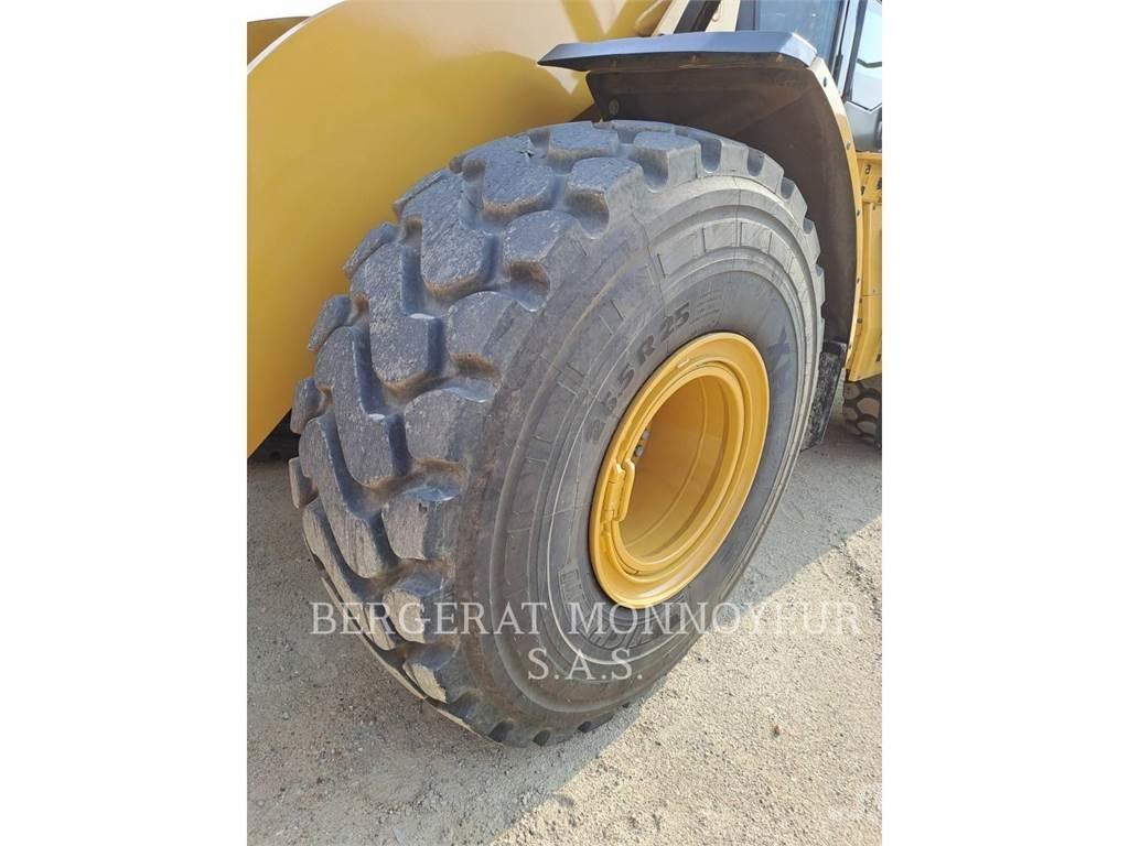CAT 972 XE لوادر بعجل