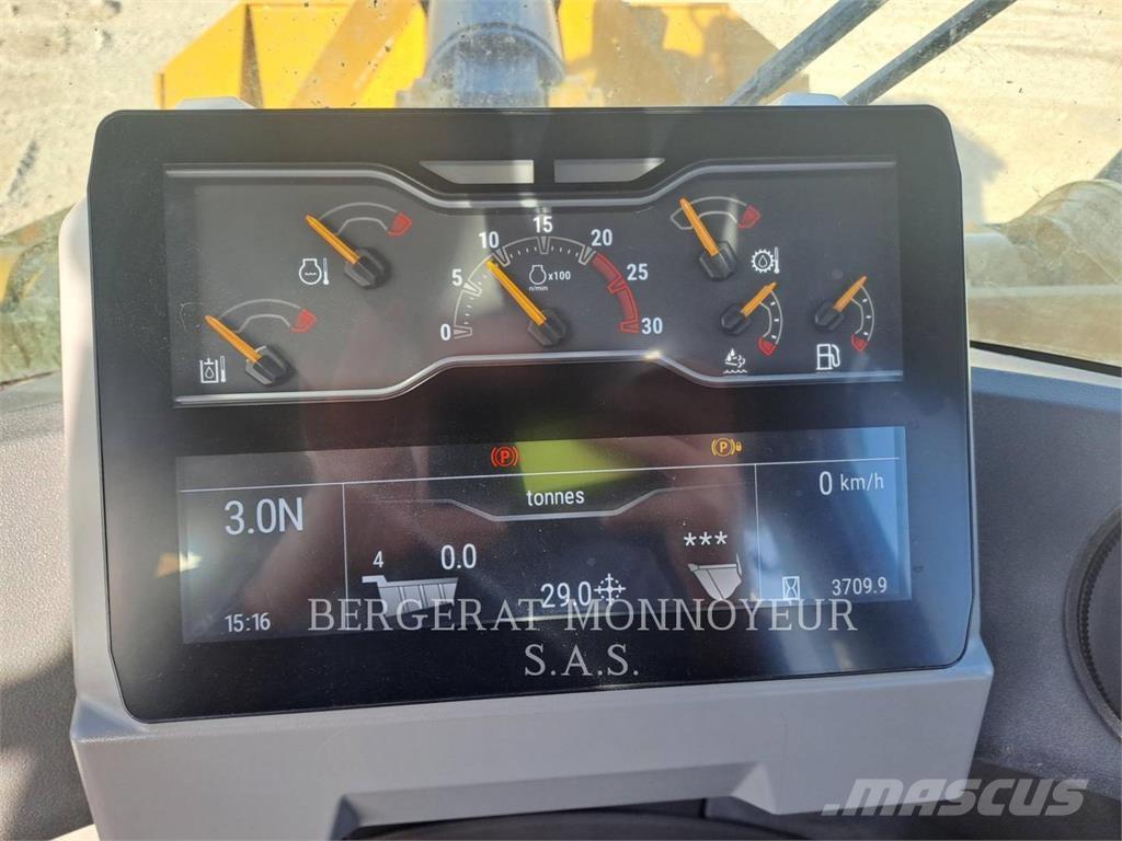 CAT 972 XE لوادر بعجل