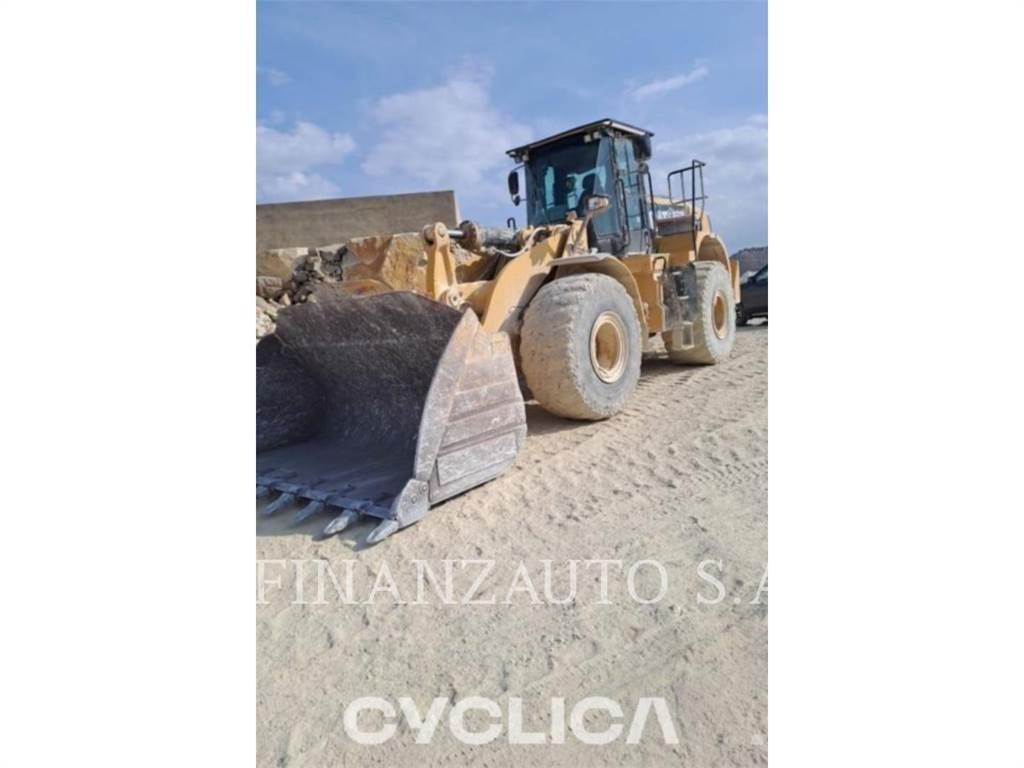 CAT 972K لوادر بعجل