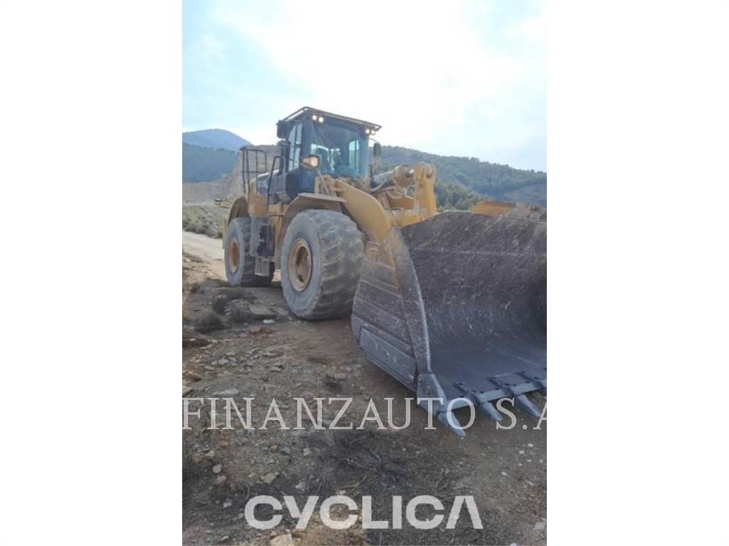 CAT 972K لوادر بعجل