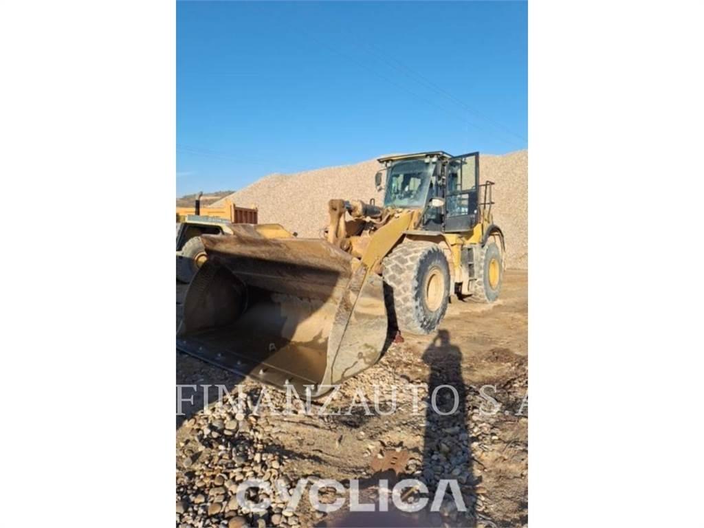 CAT 972K لوادر بعجل