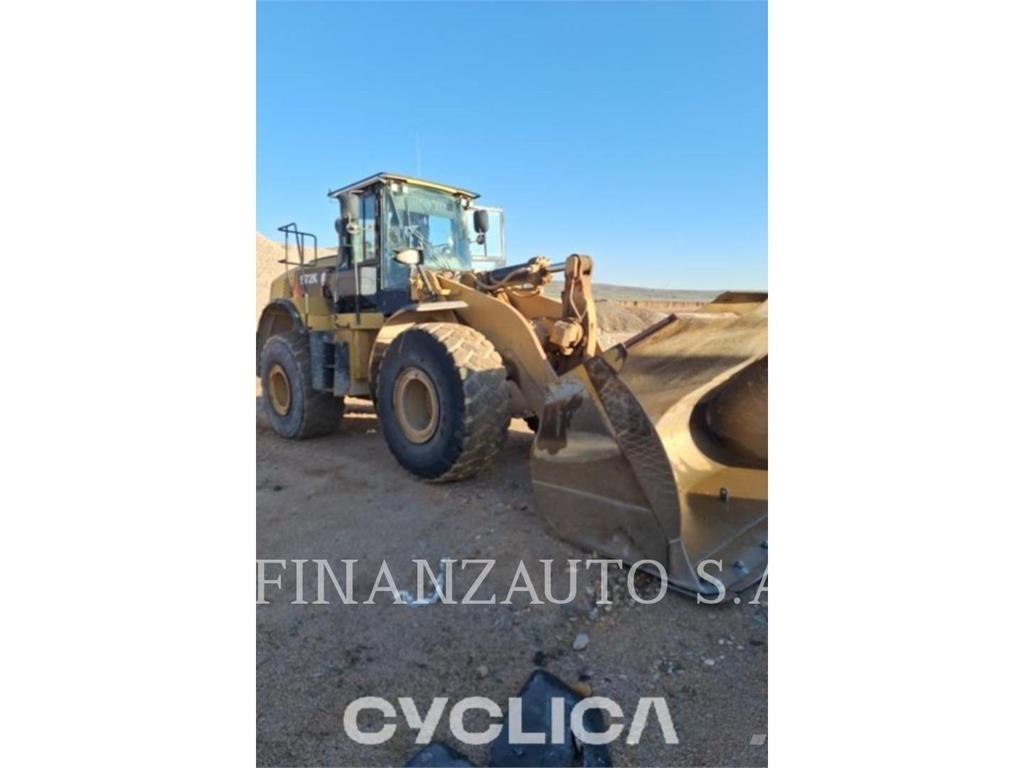 CAT 972K لوادر بعجل