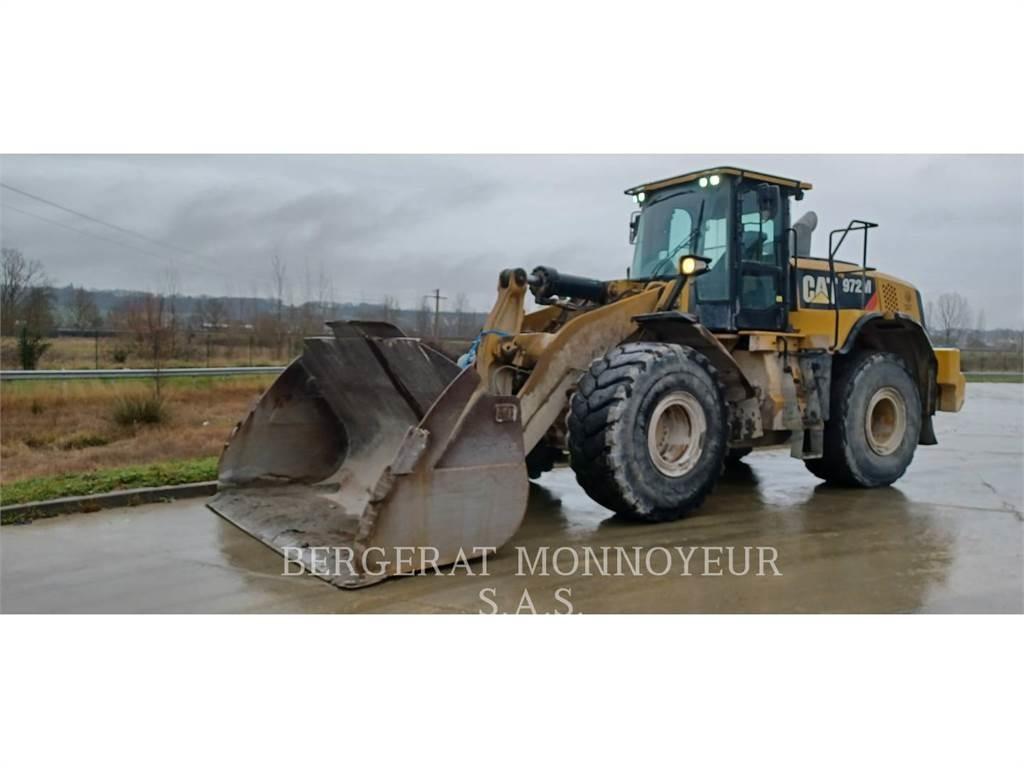 CAT 972M لوادر بعجل