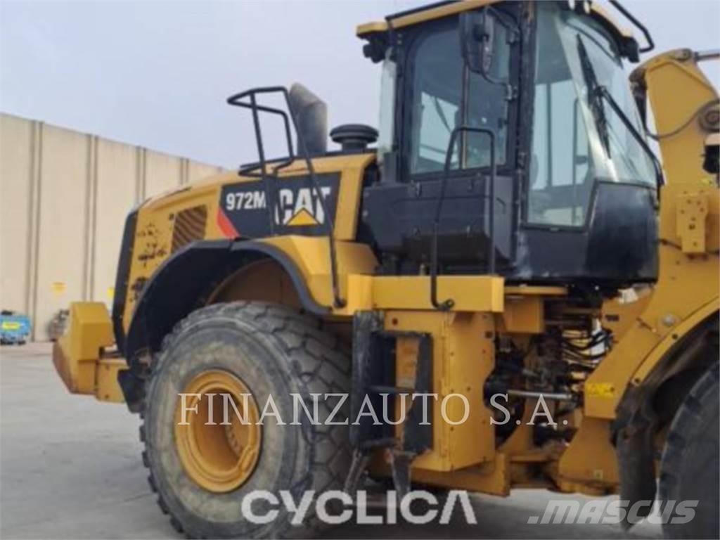 CAT 972M لوادر بعجل