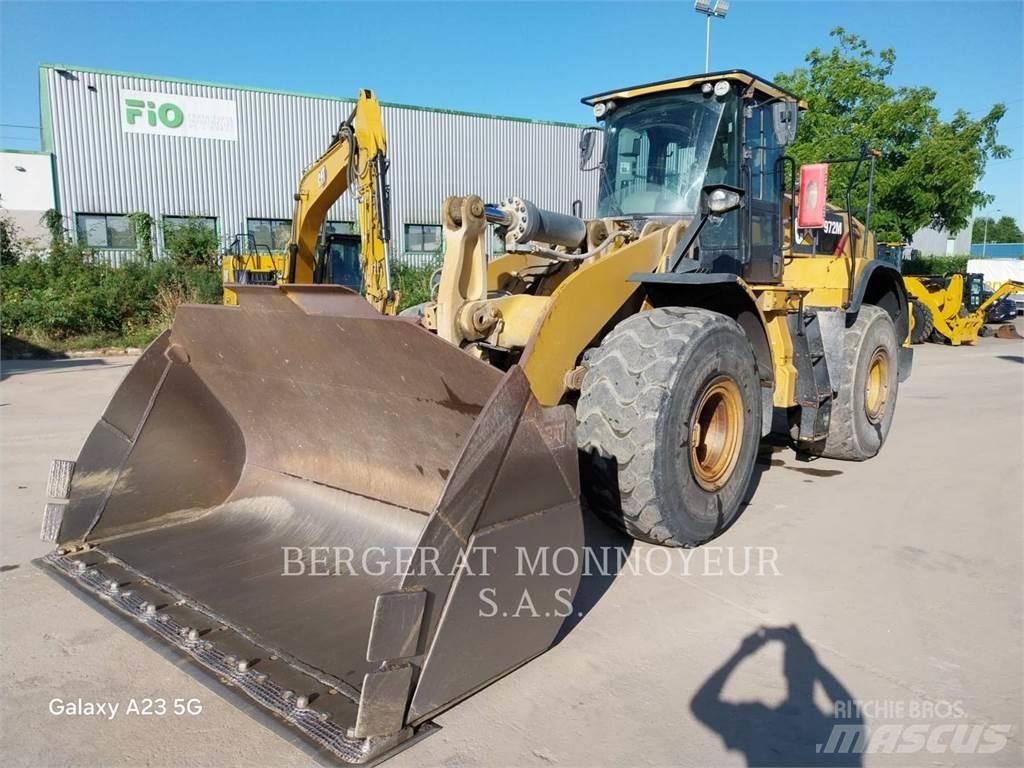 CAT 972M لوادر بعجل