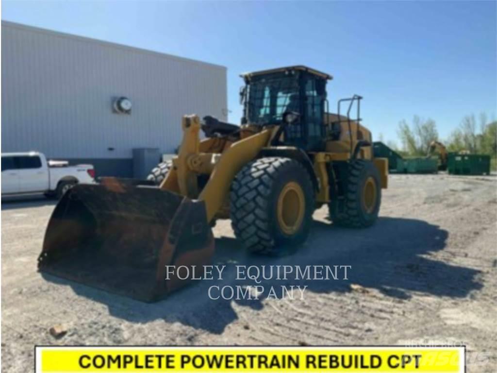CAT 972M لوادر بعجل