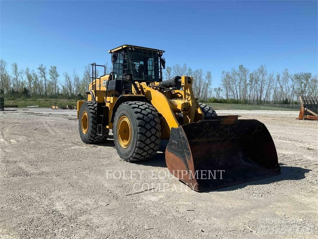 CAT 972M لوادر بعجل