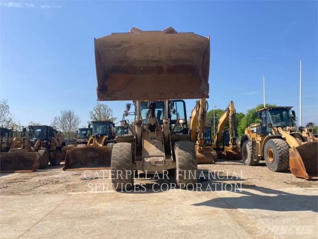 CAT 972M لوادر بعجل