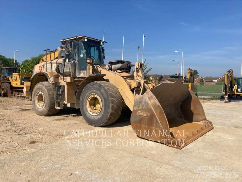 CAT 972M لوادر بعجل