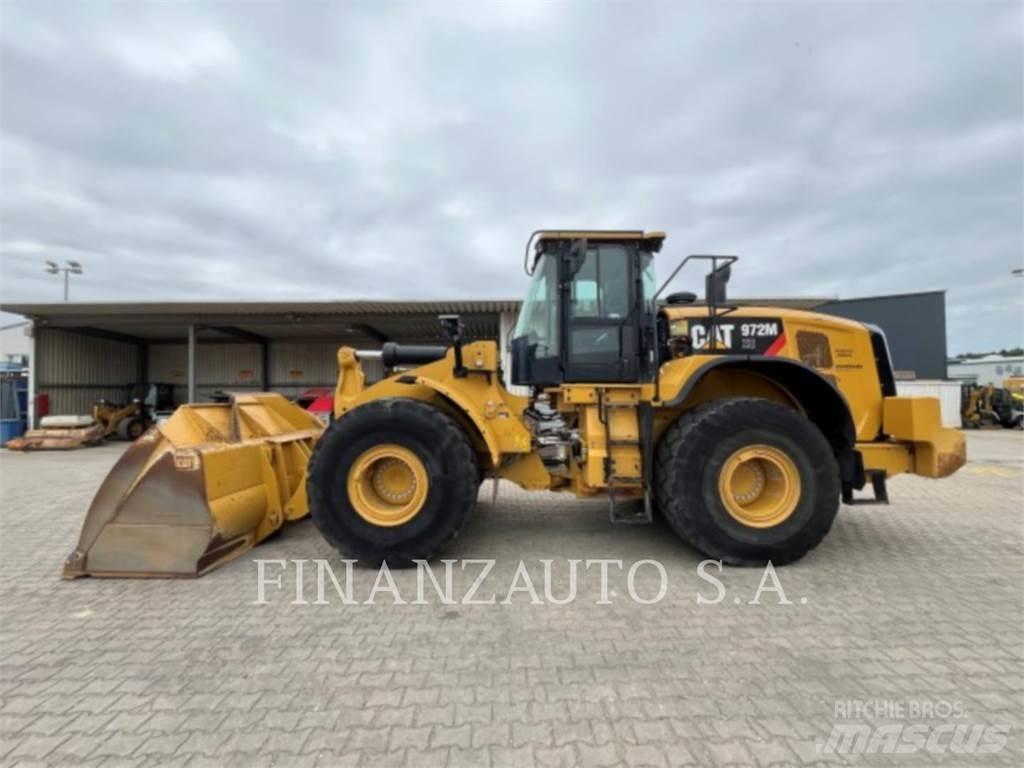 CAT 972M لوادر بعجل