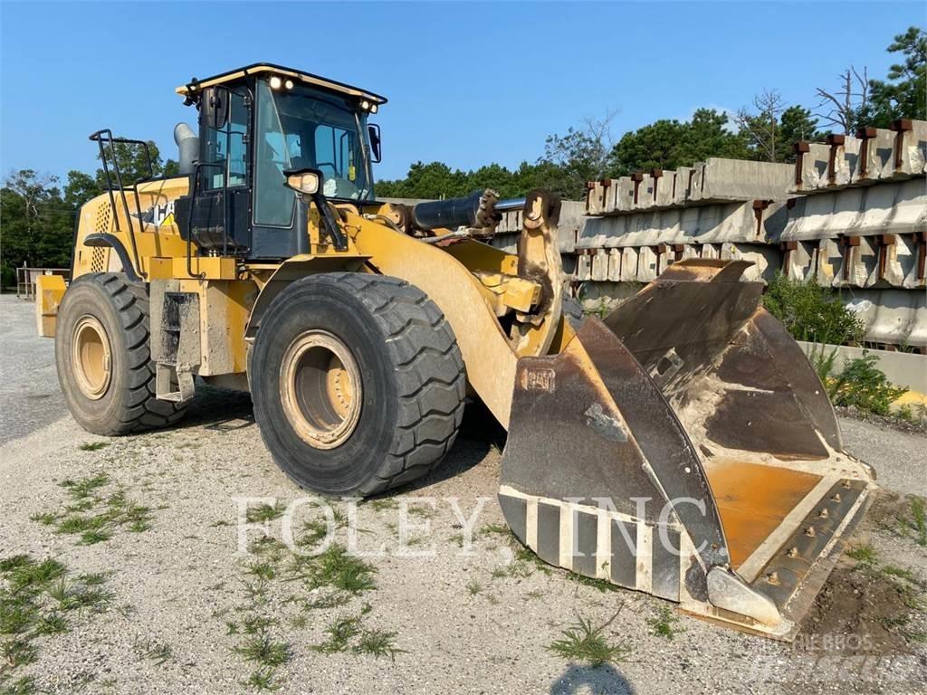 CAT 972M لوادر بعجل