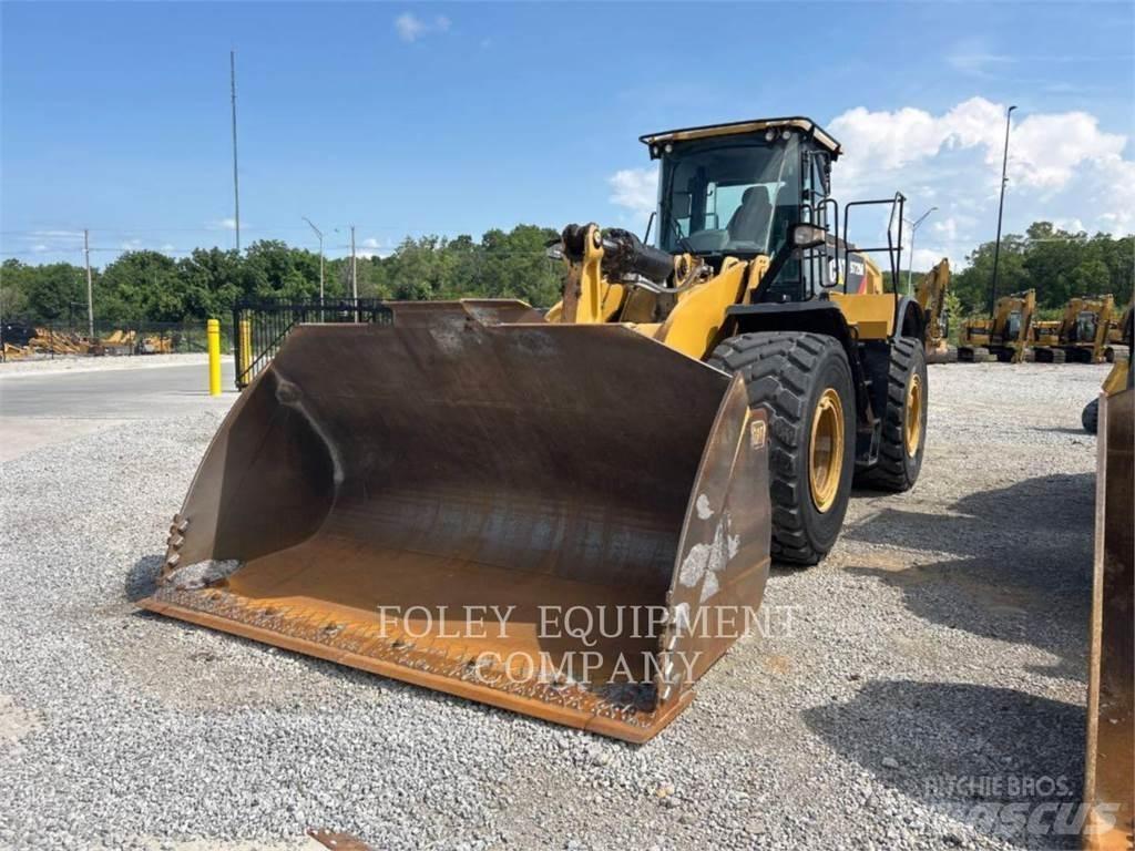 CAT 972M لوادر بعجل