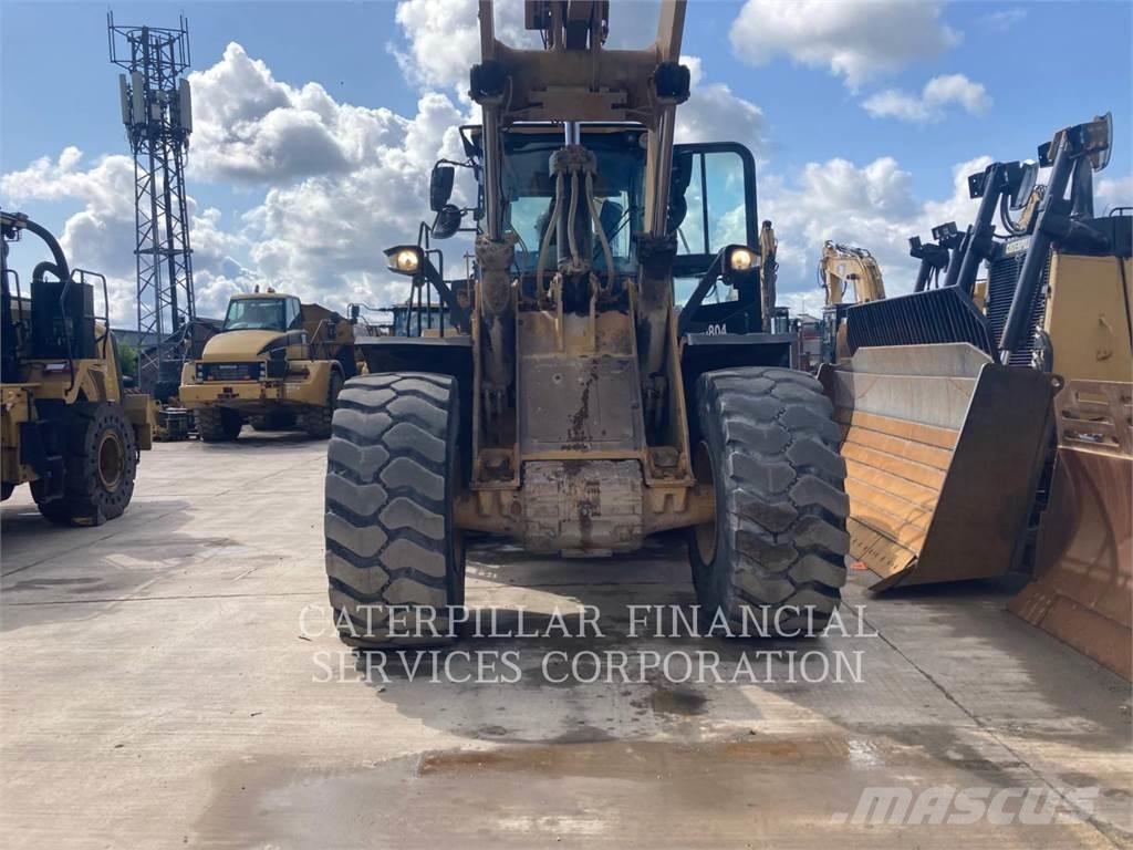 CAT 972M لوادر بعجل