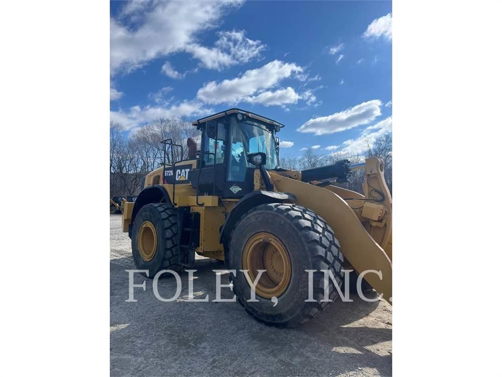 CAT 972M لوادر بعجل