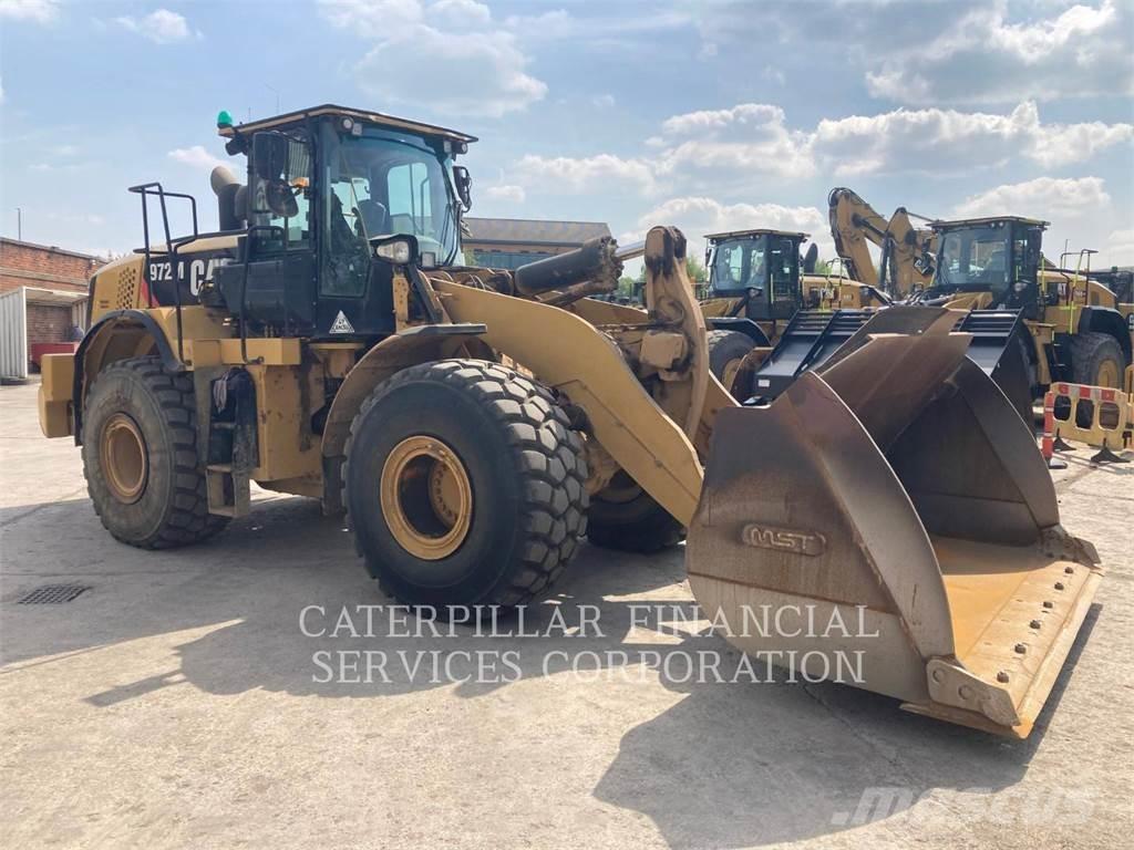 CAT 972M لوادر بعجل