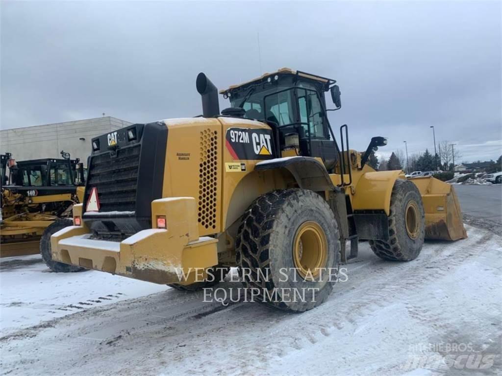 CAT 972M لوادر بعجل