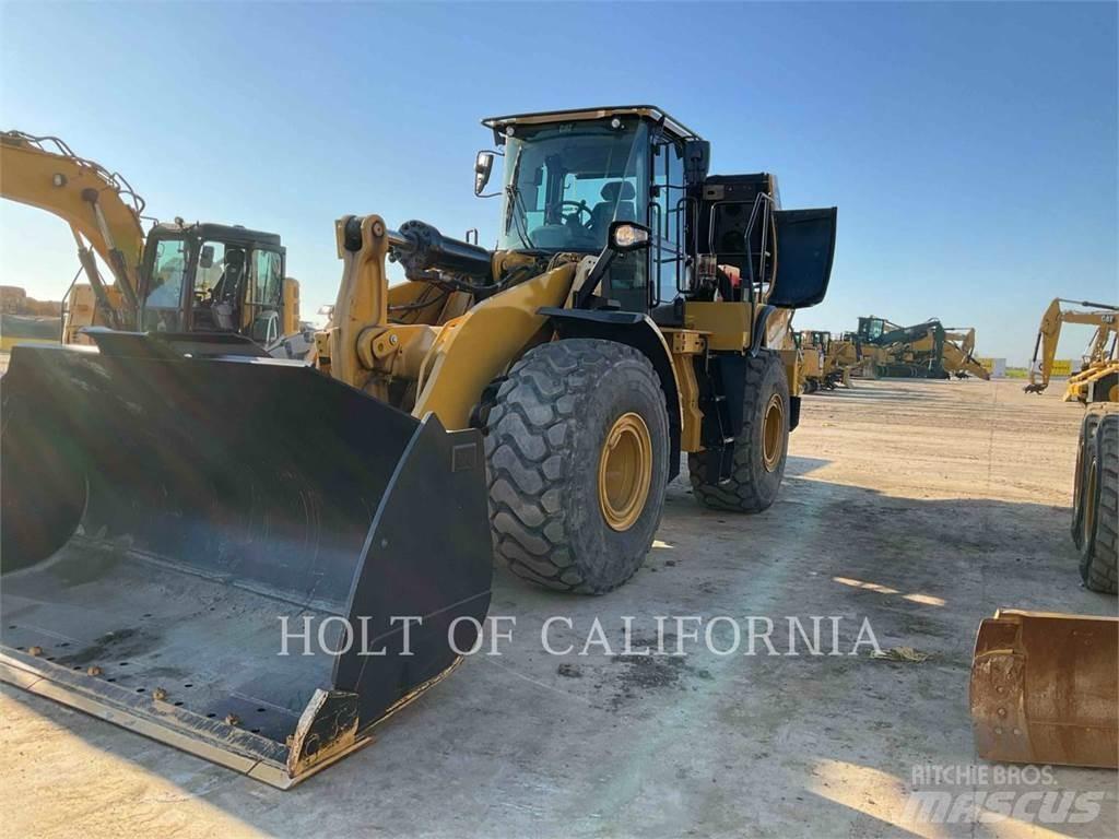 CAT 972M لوادر بعجل