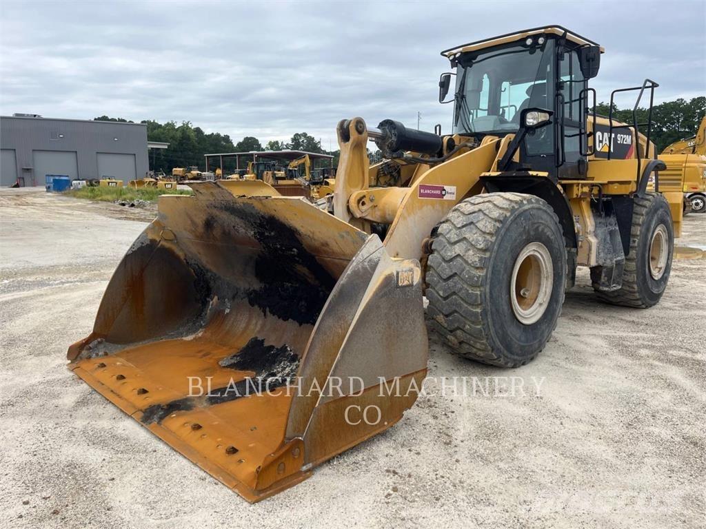 CAT 972M لوادر بعجل