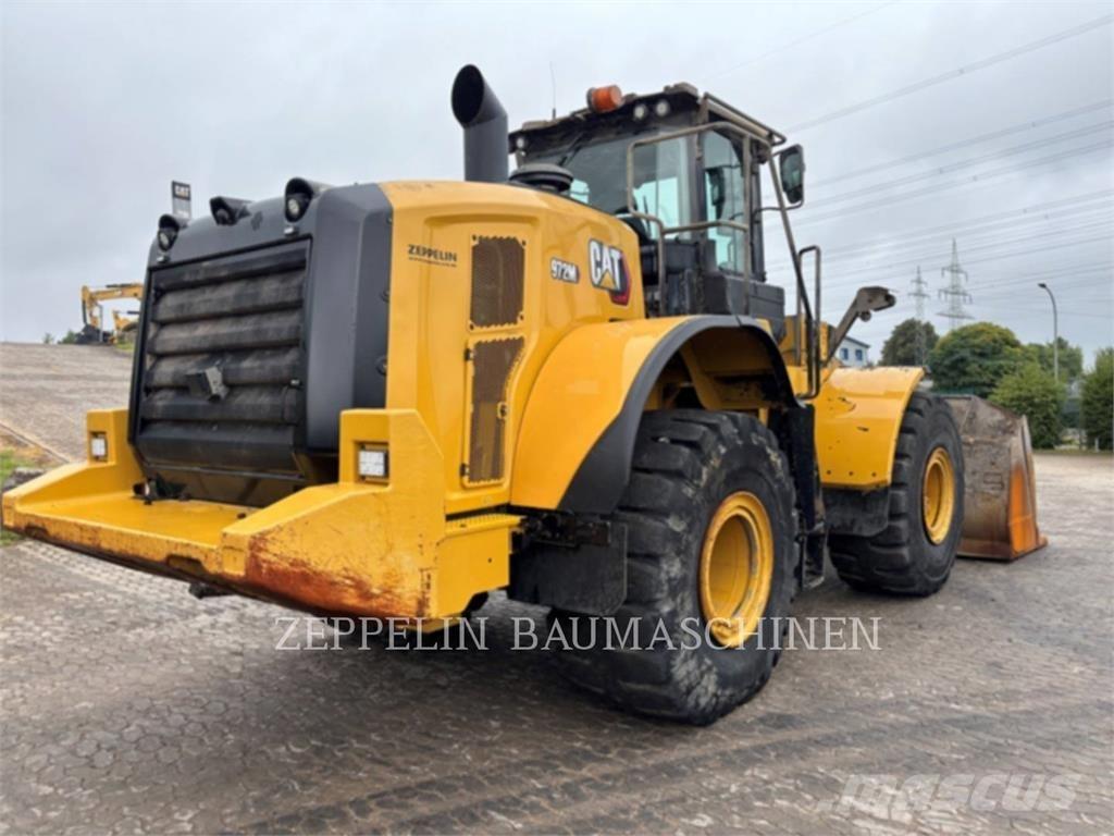 CAT 972M لوادر بعجل