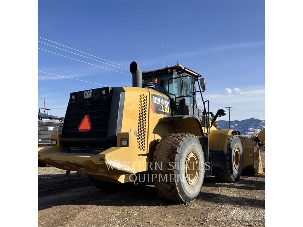CAT 972M لوادر بعجل