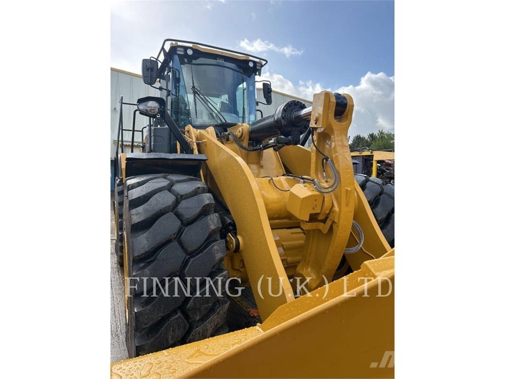 CAT 972M لوادر بعجل