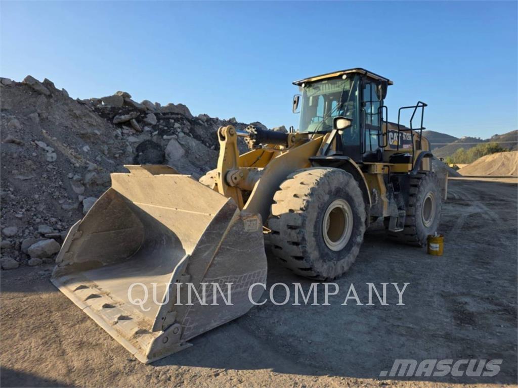 CAT 972M لوادر بعجل