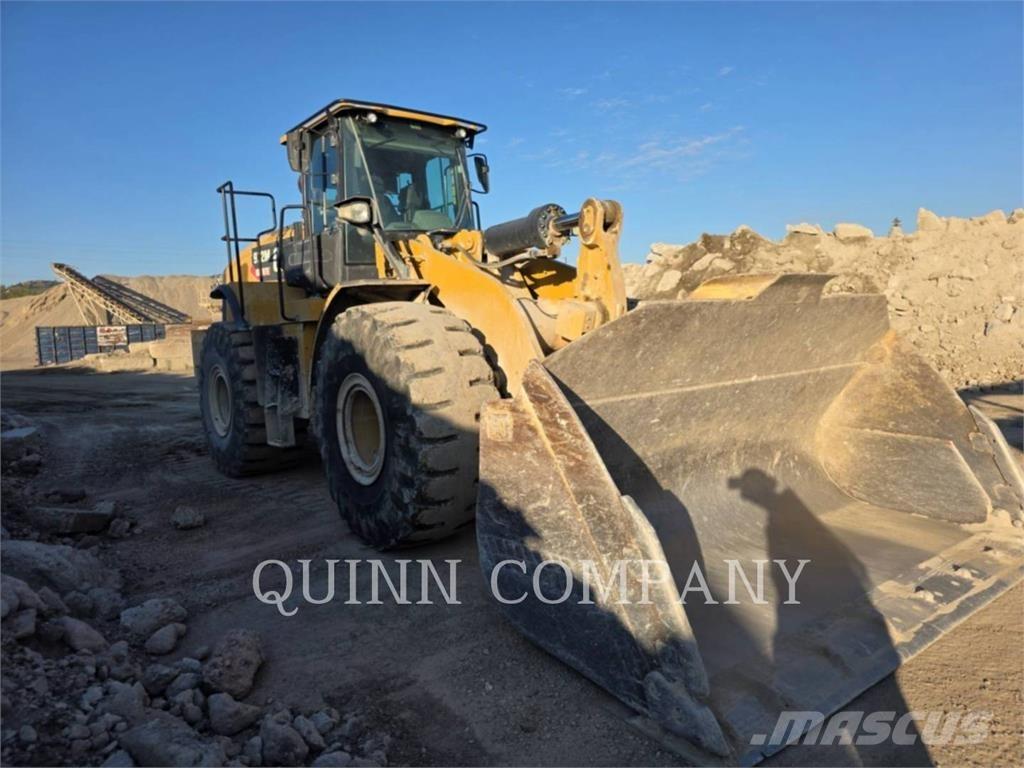 CAT 972M لوادر بعجل