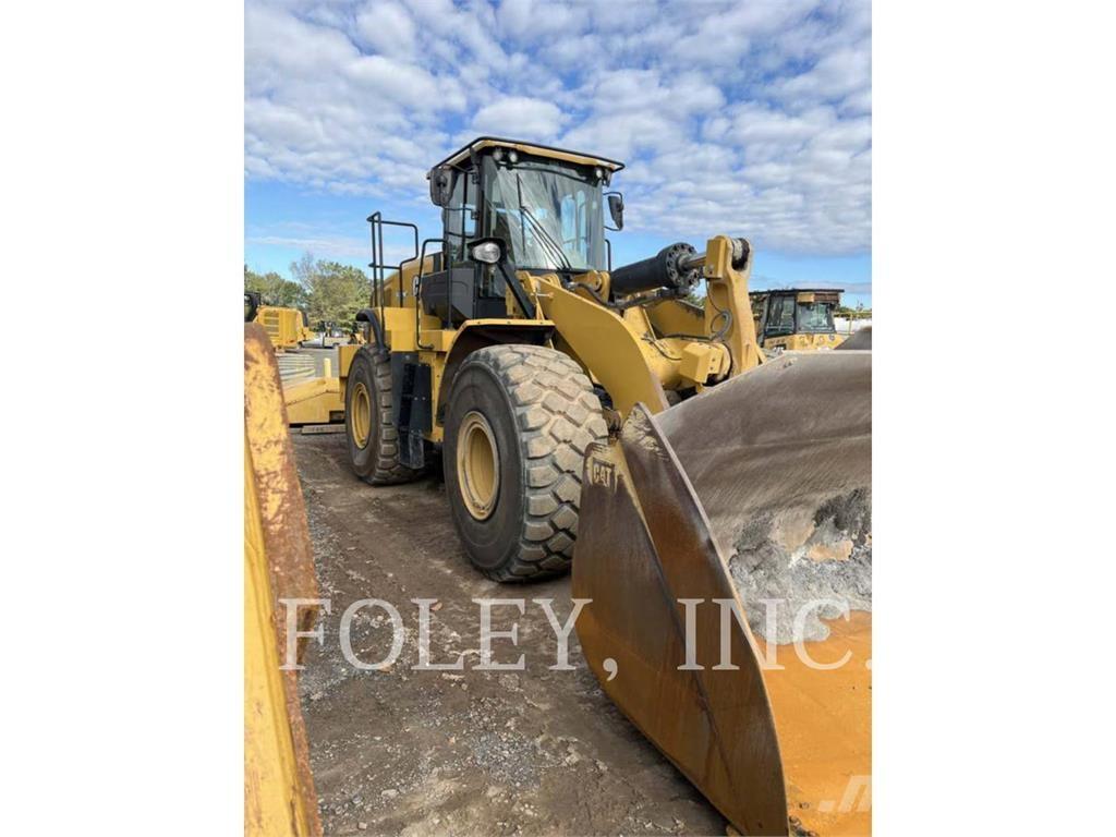 CAT 972M لوادر بعجل