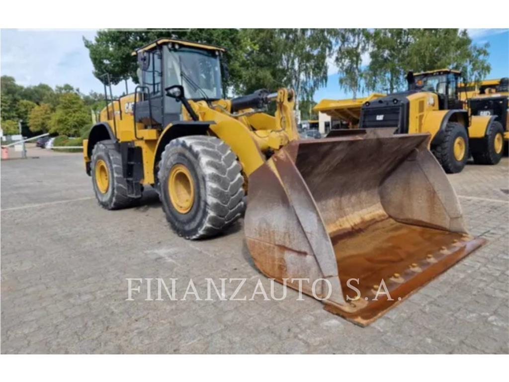 CAT 972M لوادر بعجل