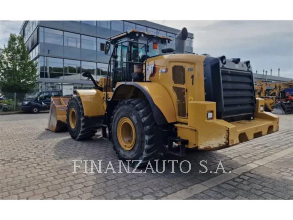 CAT 972M لوادر بعجل