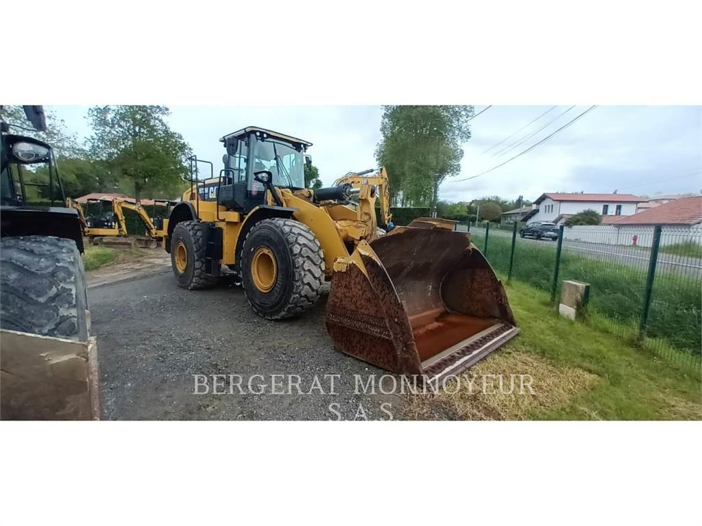 CAT 972M XE لوادر بعجل