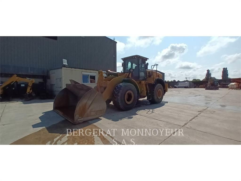 CAT 972M XE لوادر بعجل