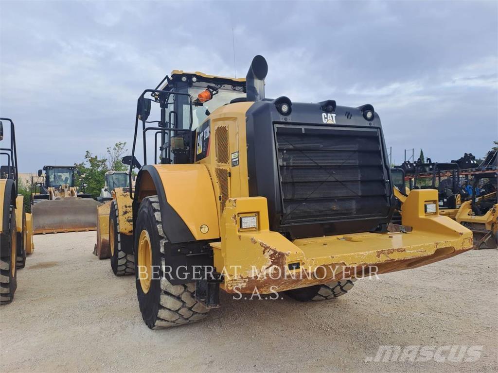 CAT 972M XE لوادر بعجل