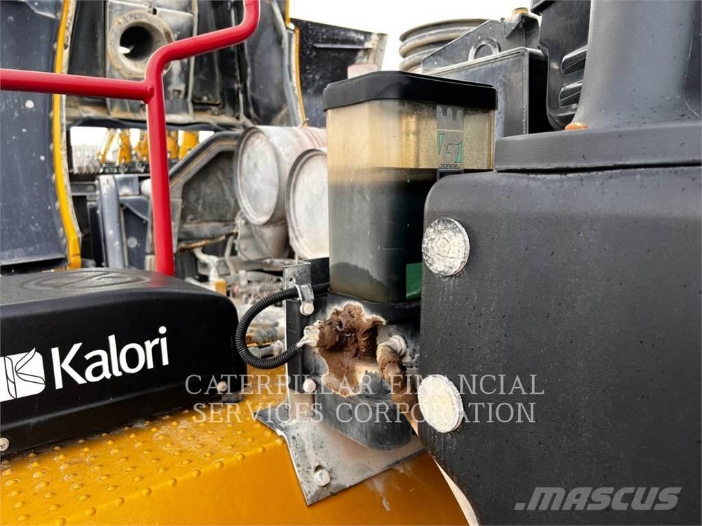 CAT 972MXE لوادر بعجل