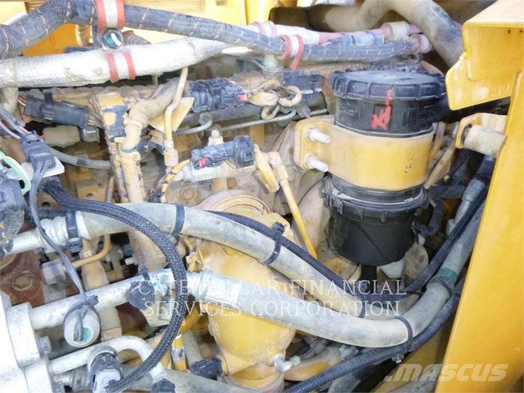 CAT 972MXE لوادر بعجل